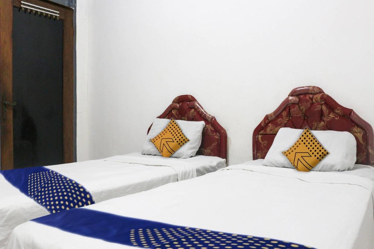 Spot On 91212 Hotel Kelimutu كوبانغ المظهر الخارجي الصورة